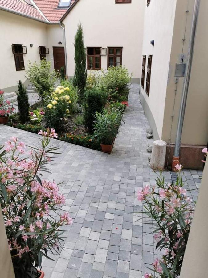 5Churches Apartment Gyor Exterior photo